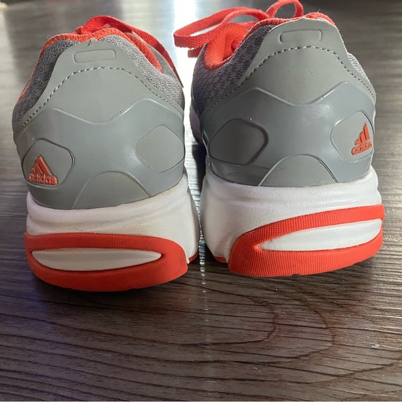 Adidas running shoes 8.5 - Picture 3 of 5